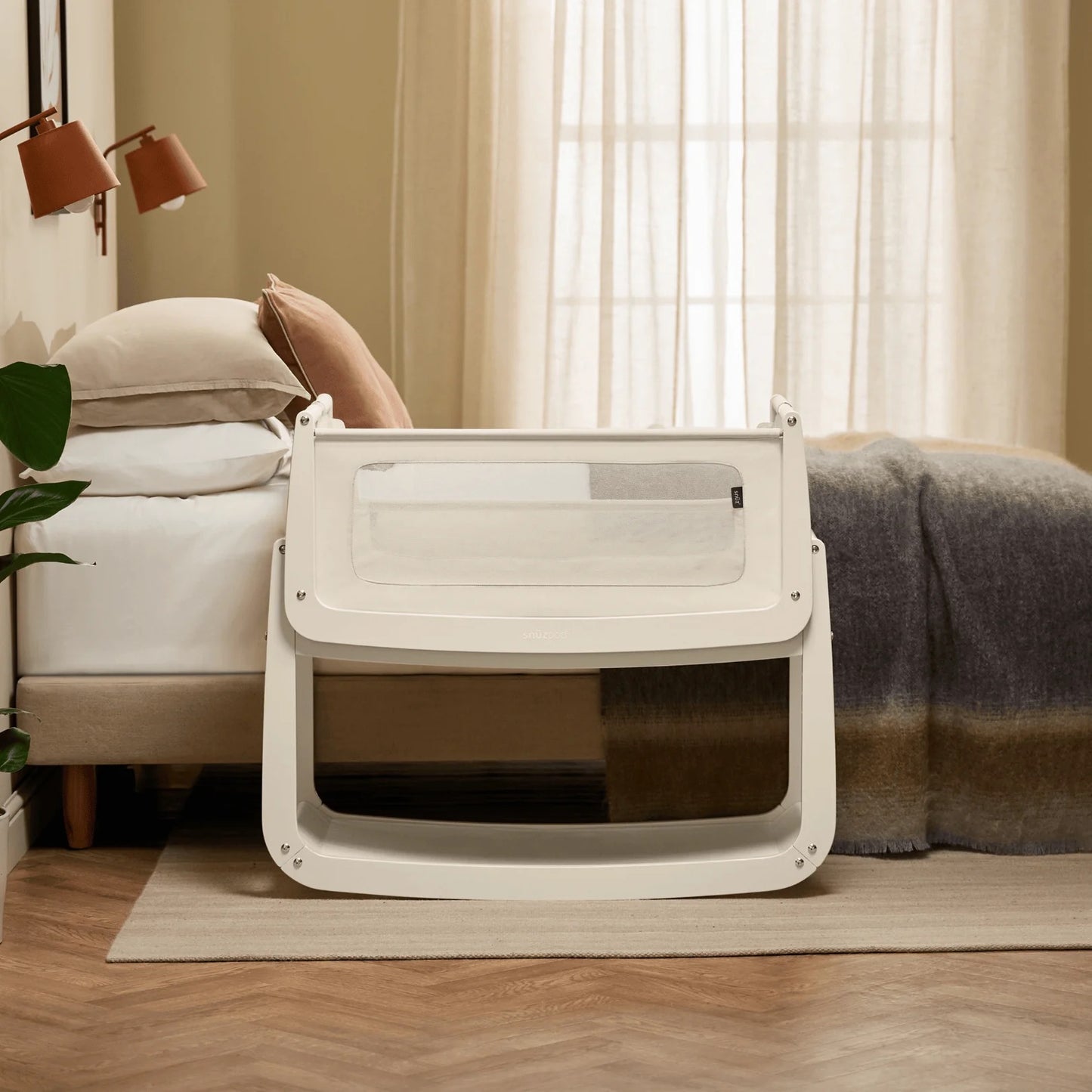 Snuz - SnuzPod5 Bedside Crib | Cashmere