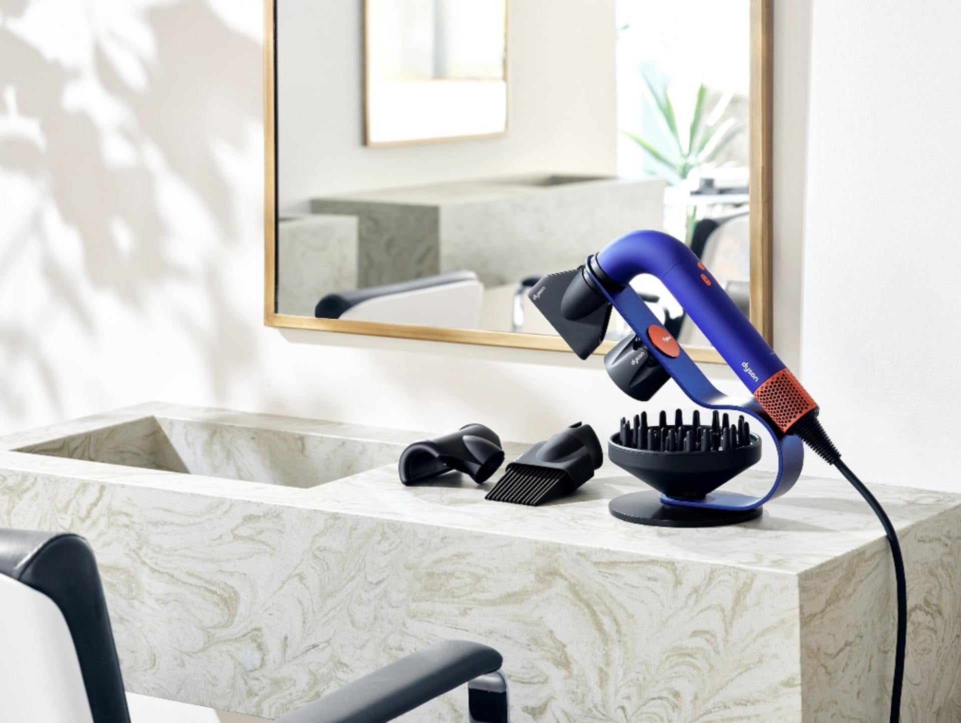 Dyson - Supersonic r™ Professional hair dryer Dyson - Supersonic r™ Professional hair dryer