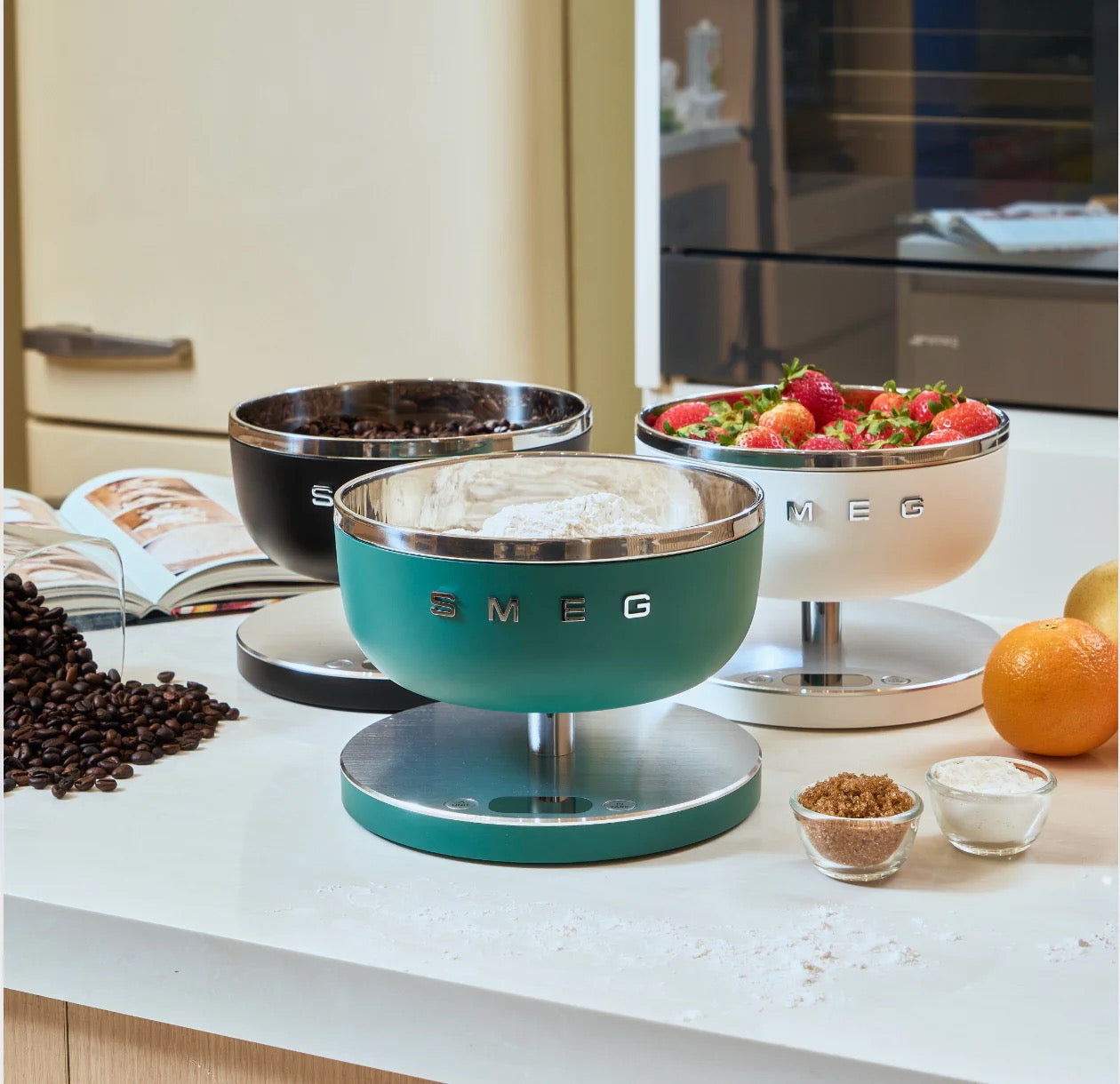 Smeg - Digital Kitchen Scale | 50's Style Aesthetic | Matt White