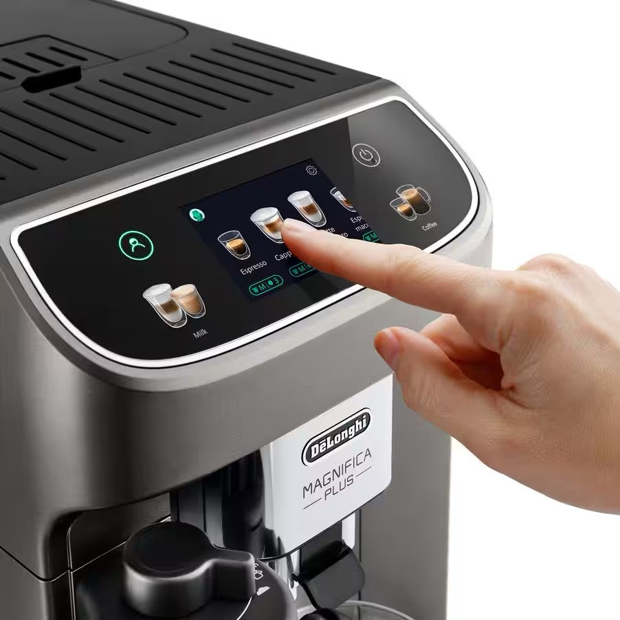 De'Longhi - Magnifica Plus | Coffee Grinder Makes 18 Drinks | Titanium Black De'Longhi - Magnifica Plus | Coffee Grinder Makes 18 Drinks | Titanium Black