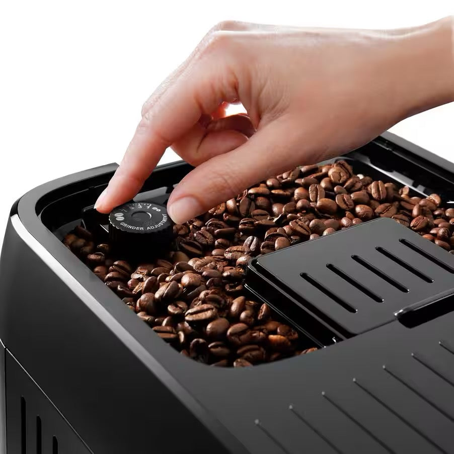 De'Longhi - Magnifica Plus | Coffee Grinder Makes 18 Drinks | Titanium Black De'Longhi - Magnifica Plus | Coffee Grinder Makes 18 Drinks | Titanium Black