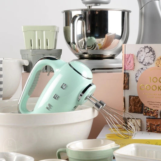 Smeg Hand Mixer Pastel Green — BambiniJO Jordan