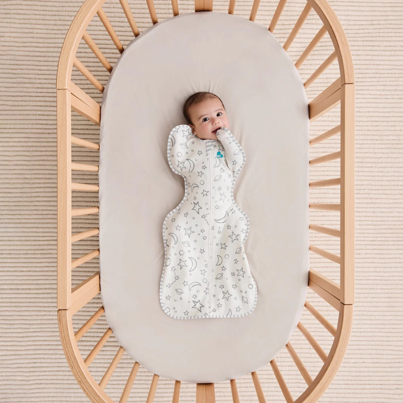 لاف تو دريم - كيس نوم للأطفال - Swaddle UP™ من البامبو الأصلي | 1.0 توغ | نجوم وقمر | متوسط لاف تو دريم - كيس نوم للأطفال - Swaddle UP™ من البامبو الأصلي | 1.0 توغ | نجوم وقمر | متوسط