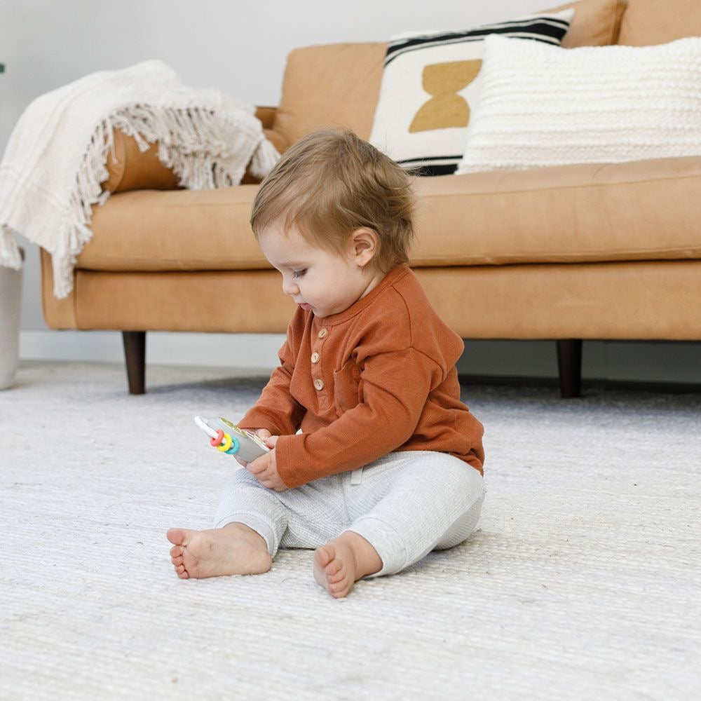 Infantino - Music & Light Pretend Remote Control | 0m+ Infantino - Music & Light Pretend Remote Control | 0m+