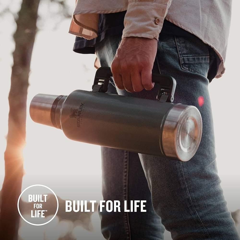 Stanley - The Legendary Classic Bottle | Matte Black Pebble | 1.4L Stanley - The Legendary Classic Bottle | Matte Black Pebble | 1.4L