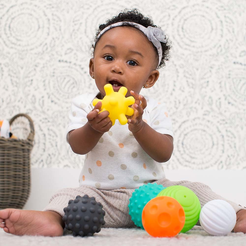 Infantino - Textured Muliti Ball Set | 6m+ Infantino - Textured Muliti Ball Set | 6m+