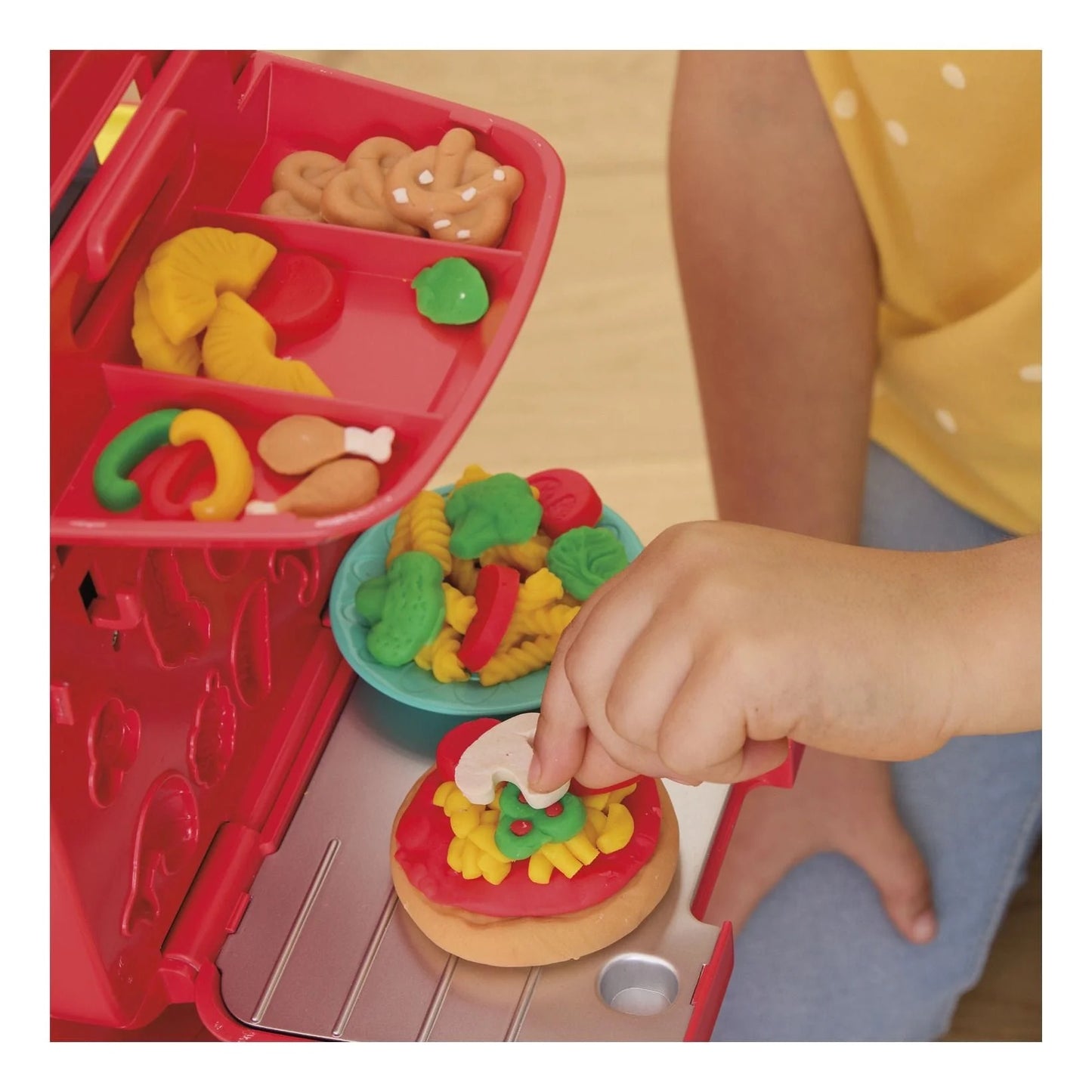 Play-Doh Pizza Delivery Kids Scooter Playset