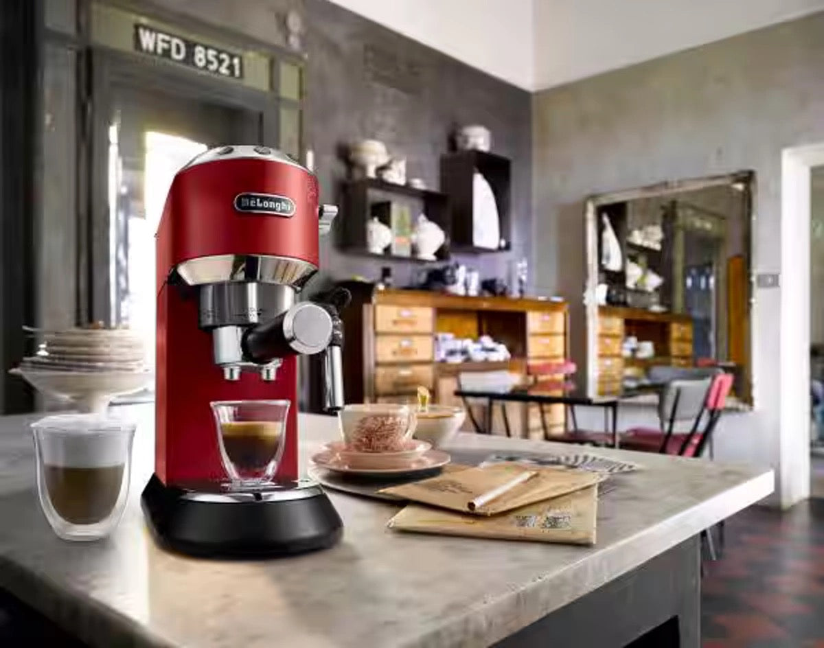 De'Longhi - DEDICA Pump Espresso Maker Red | EC685.R De'Longhi - DEDICA Pump Espresso Maker Red | EC685.R