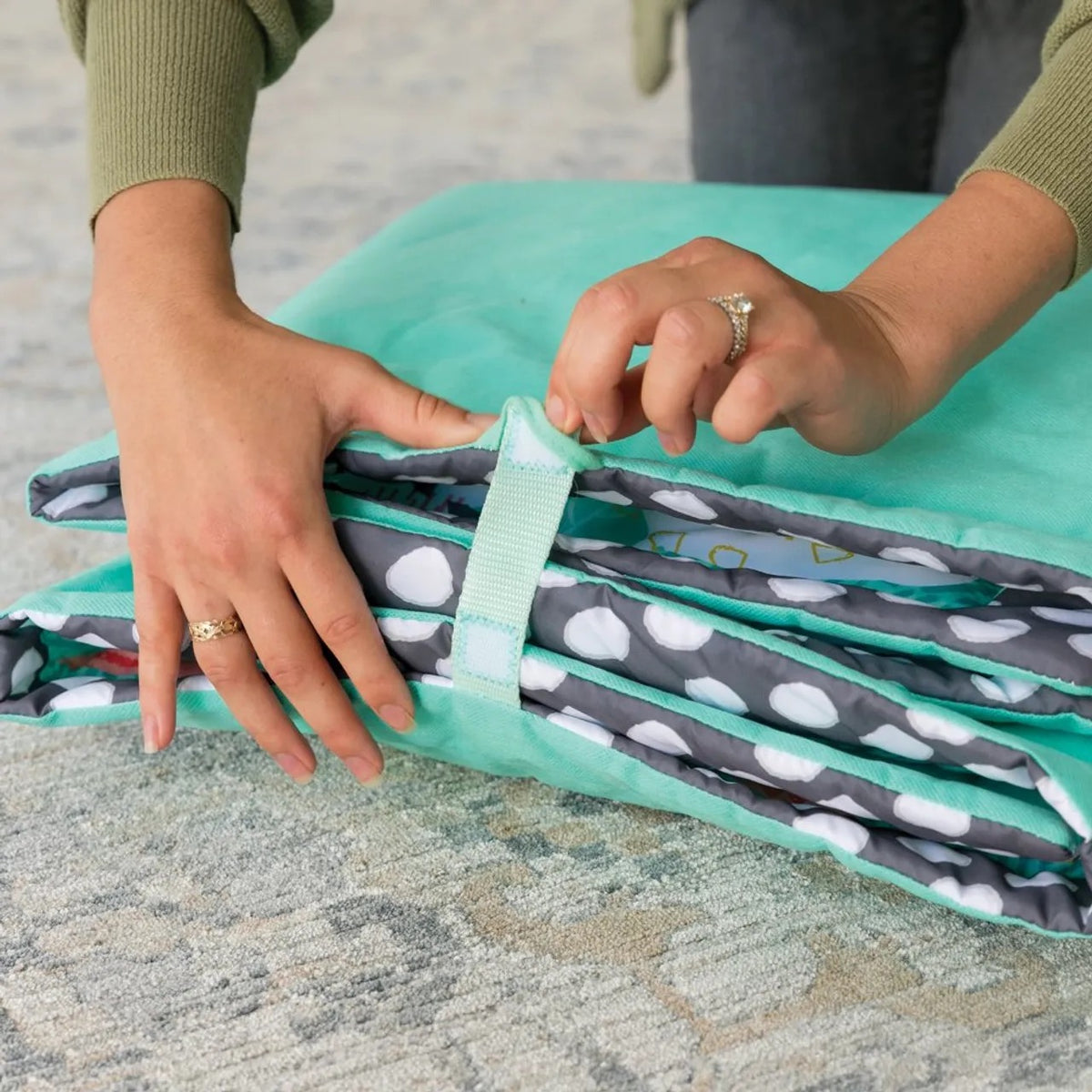Infantino - Giant Sensory Discovery Playmat For Baby Infantino - Giant Sensory Discovery Playmat For Baby