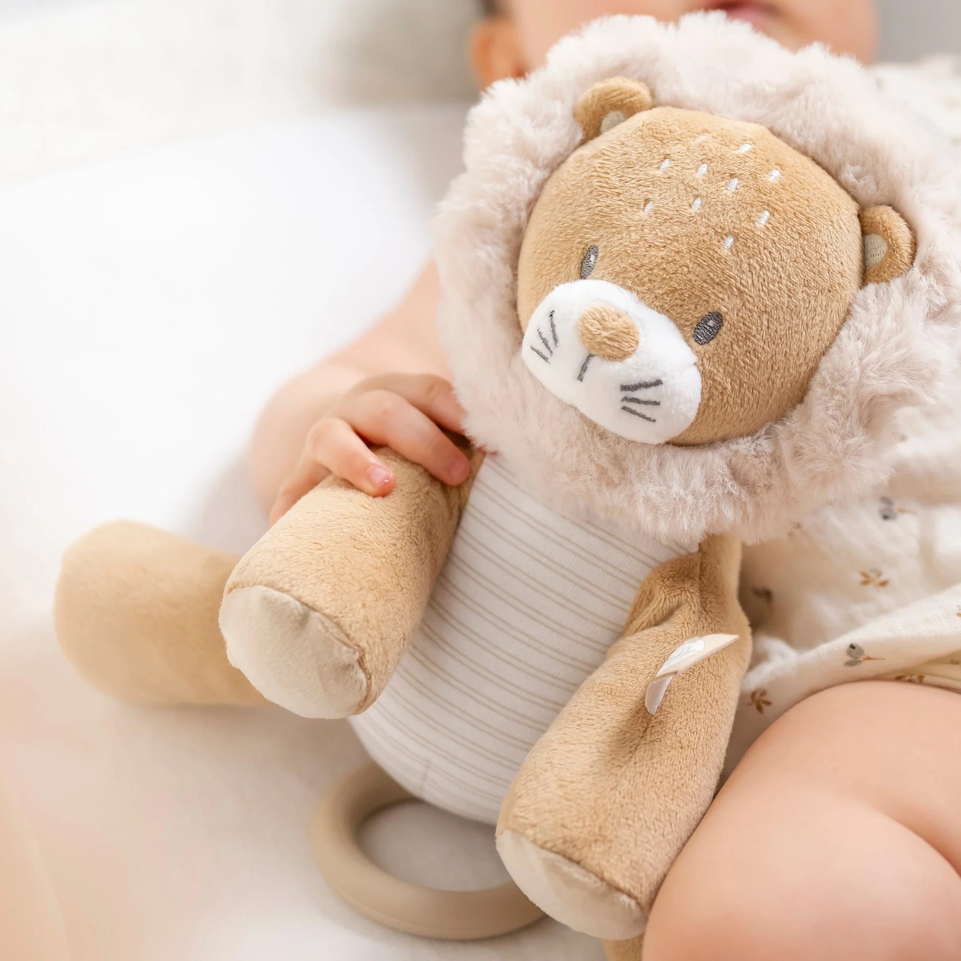 Nattou - Musical Cuddly Lion | ERNEST & OLI Nattou - Musical Cuddly Lion | ERNEST & OLI