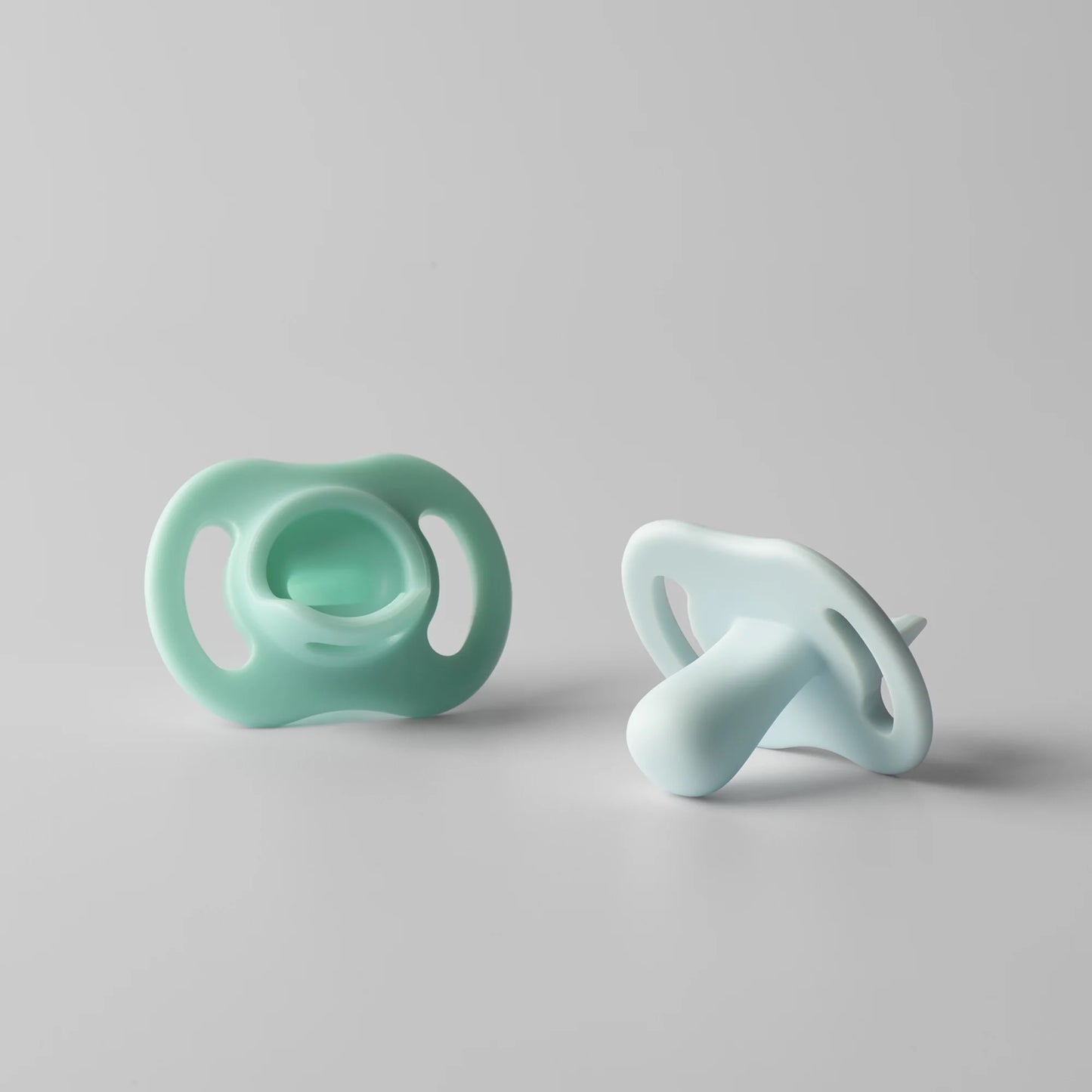 Tommee Tippee - Baby Ultralight StayPut Silicone Pacifier | Yellow & Blue | 0-6m | 2 Pack