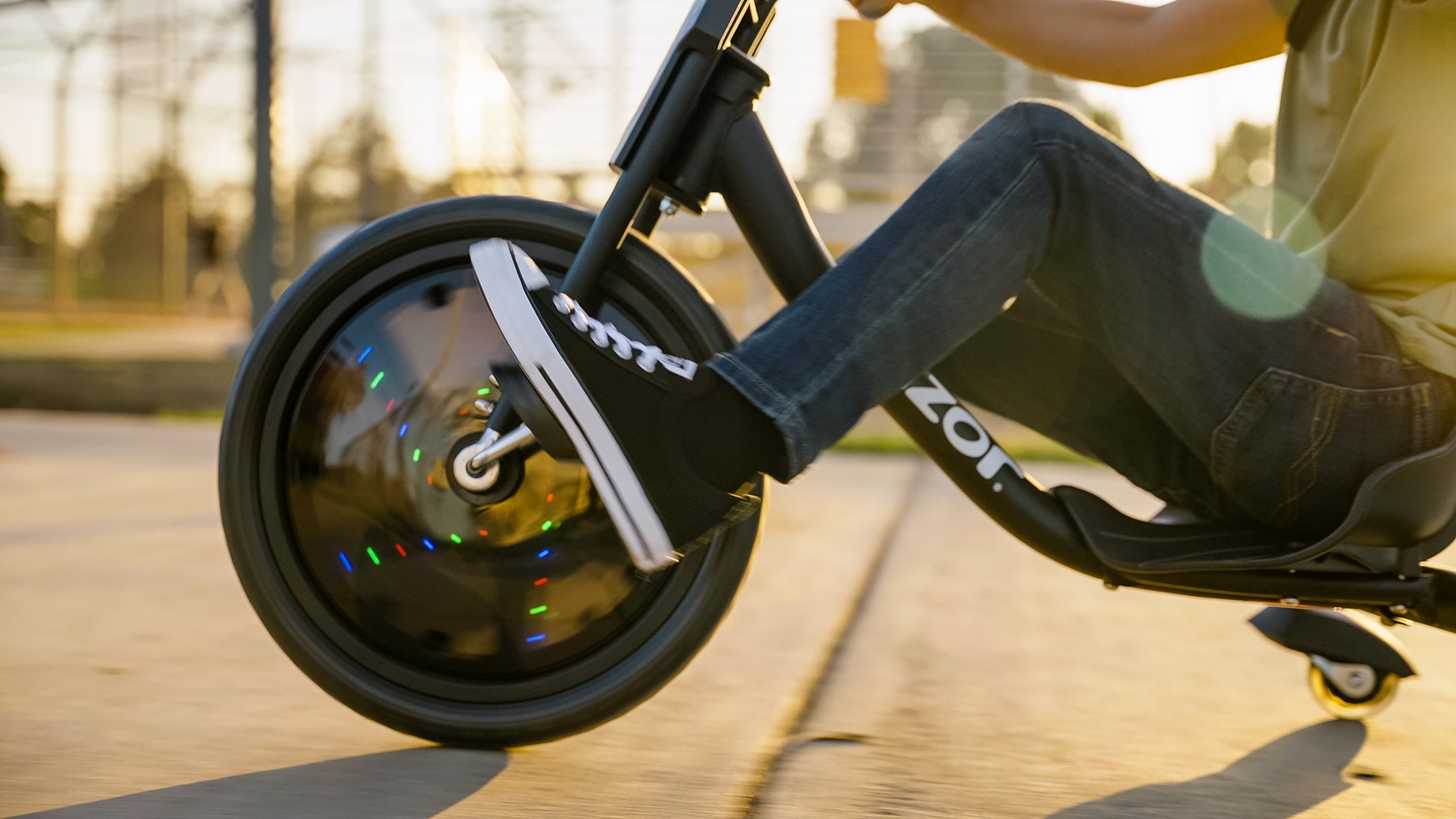 Razor - Riprider 360 Lightshow Tricycle | 5y+ Razor - Riprider 360 Lightshow Tricycle | 5y+