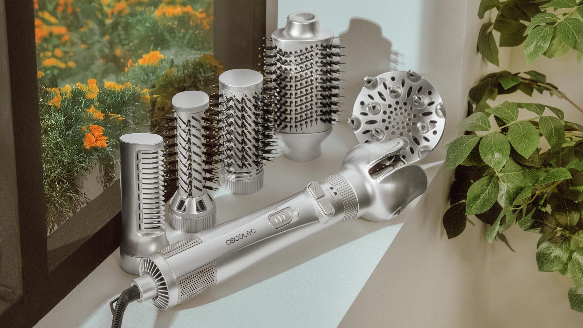 Cecotec CeramicCare 6in1 Gyro hot air brush