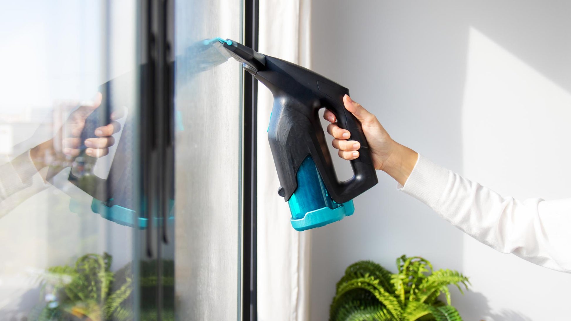 Cecotec Conga Popstar Glass Titanium window vacuum