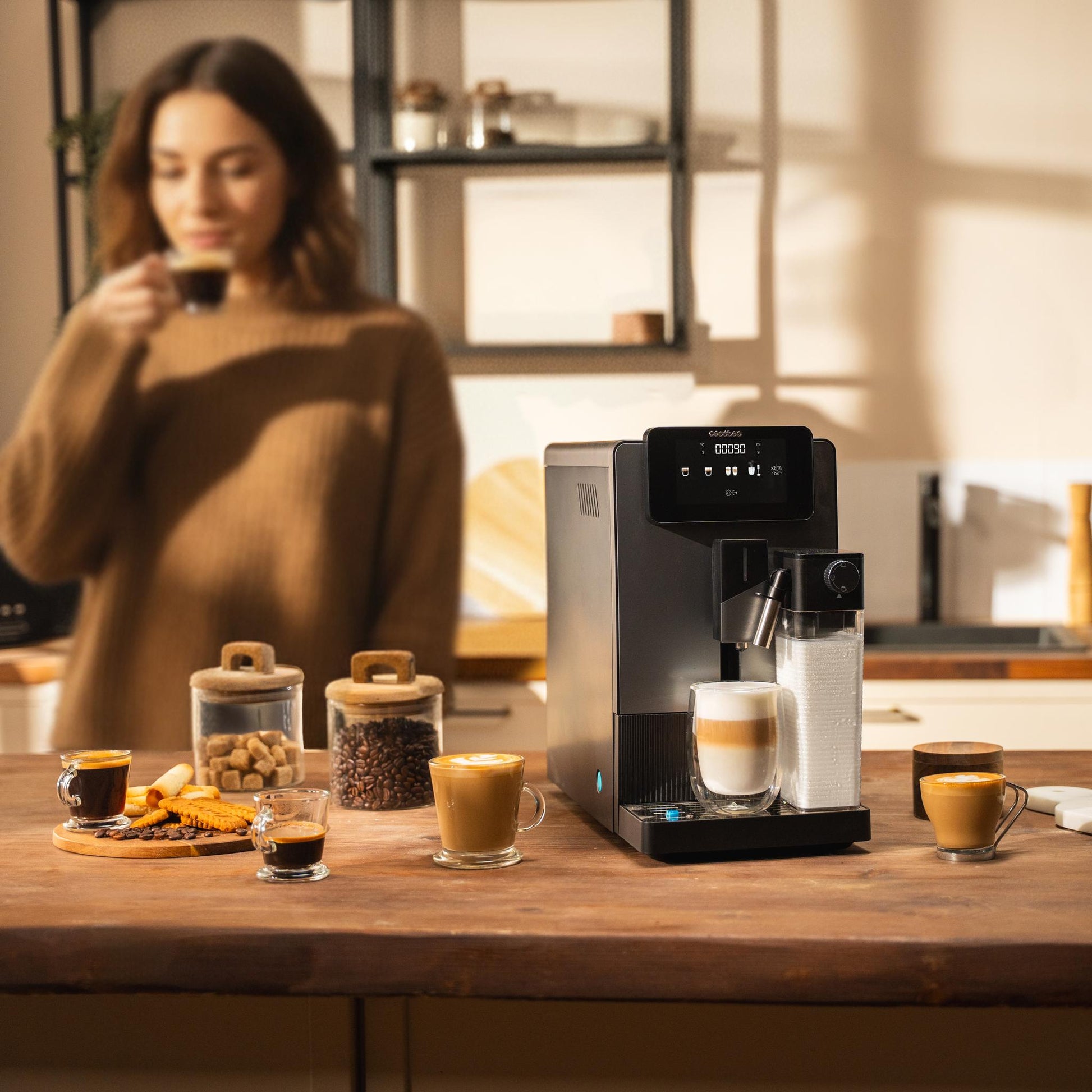 Cecotec Cremmaet Latte in use