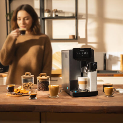 Cecotec Cremmaet Latte in use