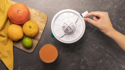 Cecotec EssentialVita Adjust white citrus juicer