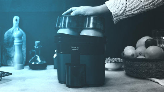 Cecotec EssentialVita Twice Black citrus juicer