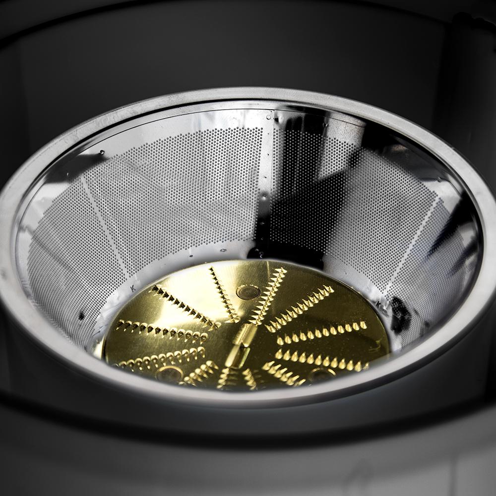 Cecotec ExtremeTitanium 19000 chute