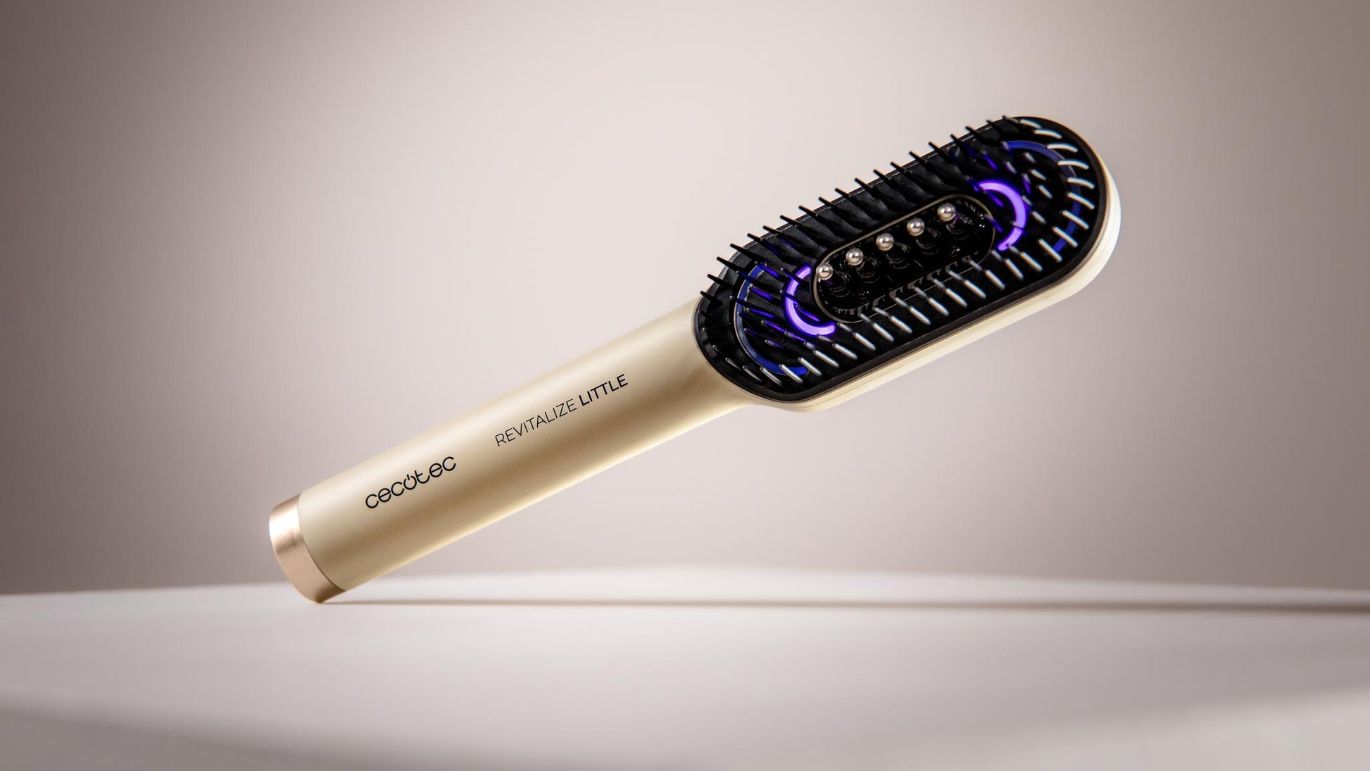 Cecotec HairCare Revitalize Little repair brush