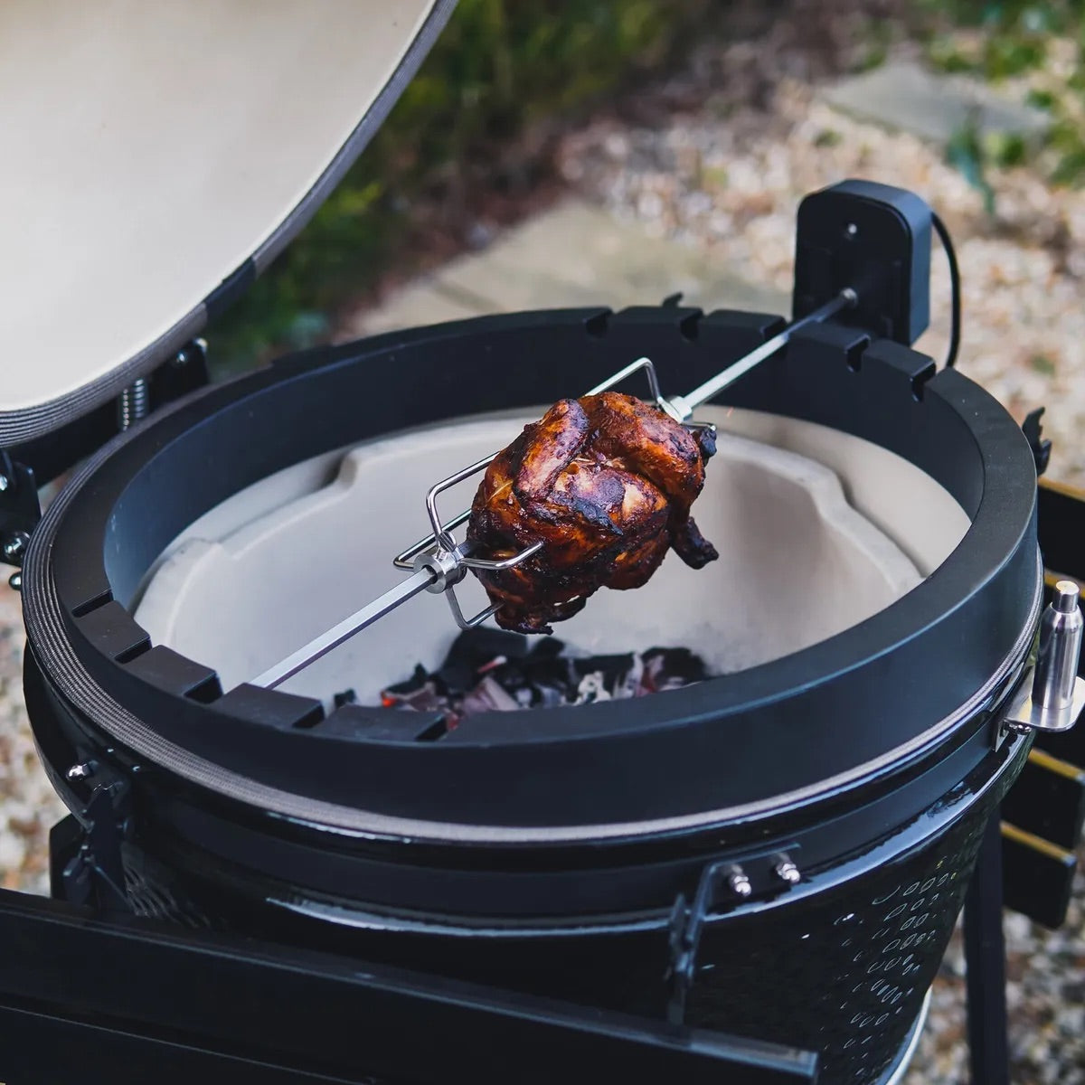 Kamado - Outdoor Ceramic Japanese Grill Medium 18 Inch + Accessories Offer