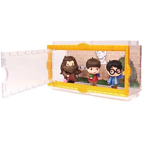 Wizarding World - Micro Magical Moments Hedwig, Harry Potter Figure Set with Harry, Hagrid, Dudley & Display Case 3-Pack | 3-6Y