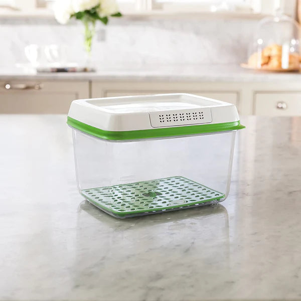 Rubbermaid® - FreshWorks Large Rectangle Food Storage Container, 4.1 L Rubbermaid® - FreshWorks Large Rectangle Food Storage Container, 4.1 L