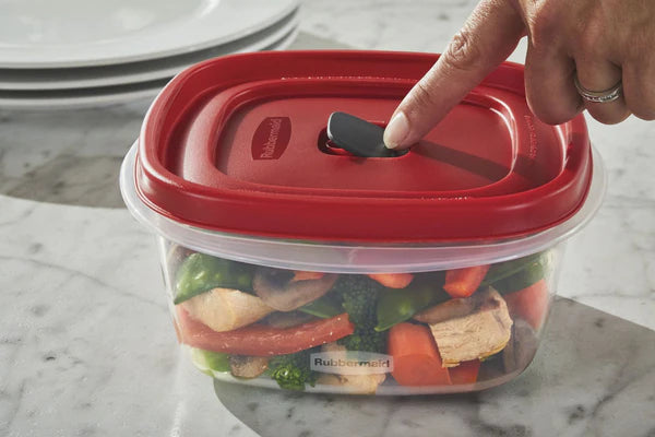 Rubbermaid® - EasyFindLids Food Storage Container, 1.2 L Rubbermaid® - EasyFindLids Food Storage Container, 1.2 L