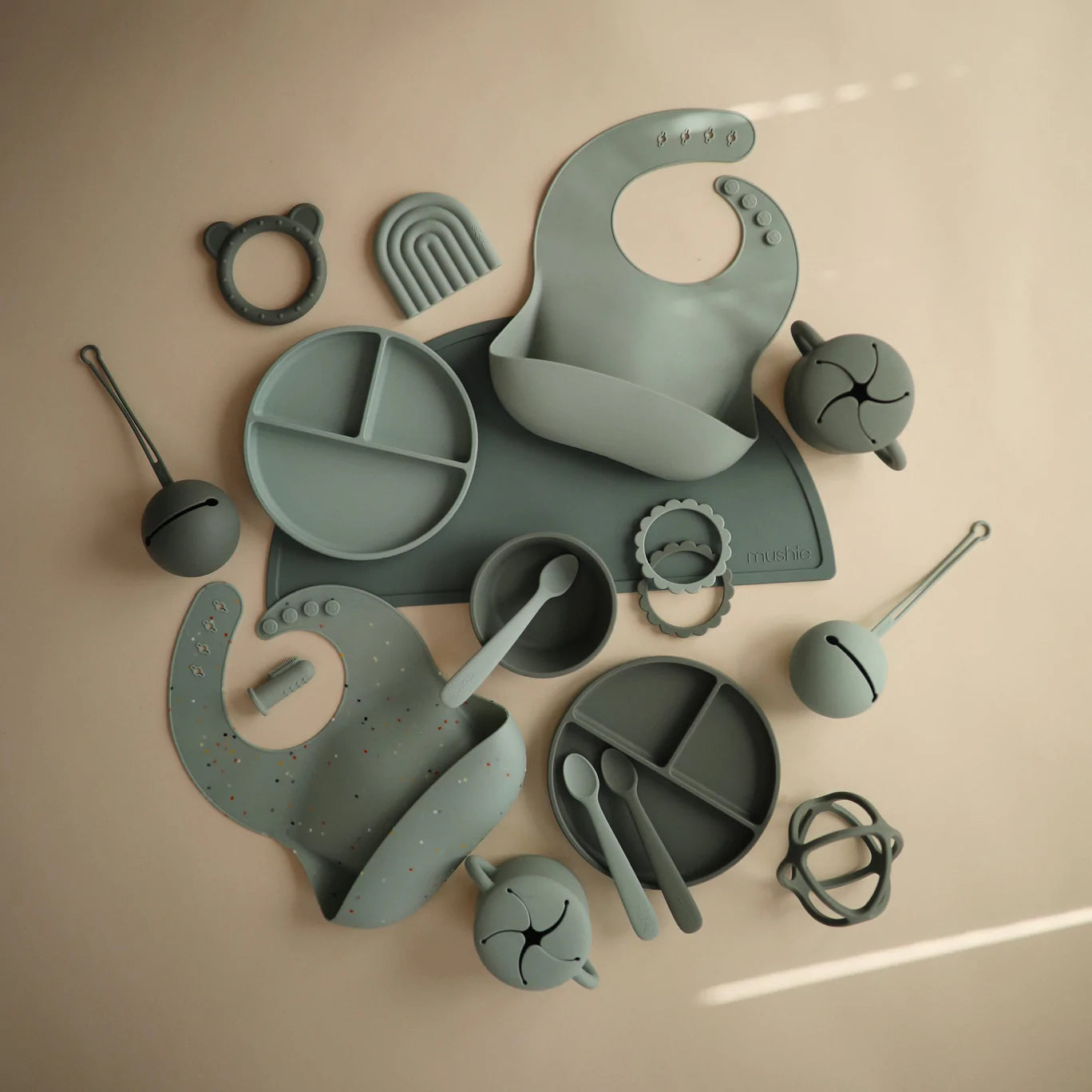 MUSHIE - Silicone Suction Plate - Cambridge Blue - BambiniJO | Buy Online | Jordan