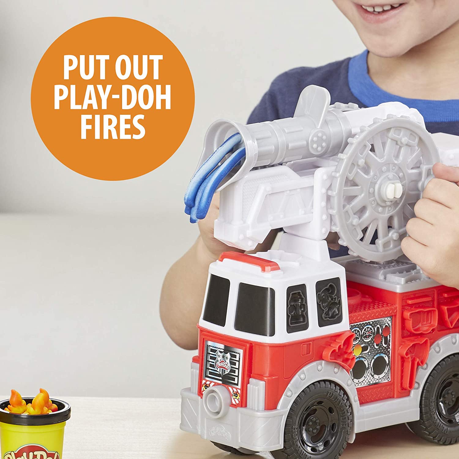 Play-Doh - FIRE TRUCK Play-Doh - FIRE TRUCK
