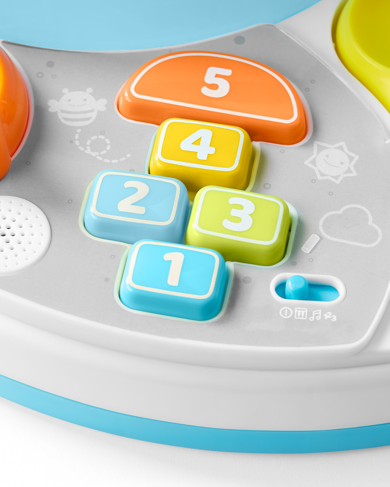 Skip Hop - Explore & More Let's Roll Activity Table Skip Hop - Explore & More Let's Roll Activity Table
