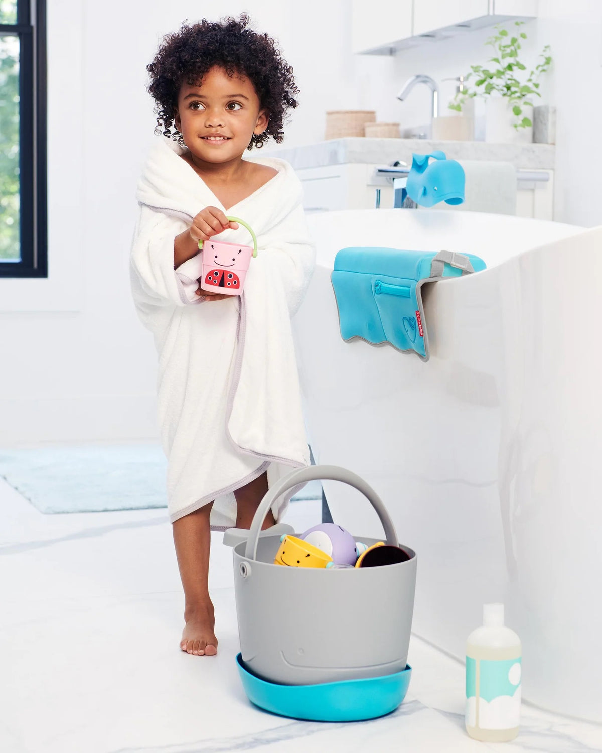 Skip Hop - Moby Stowaway Bath Toy Bucket Skip Hop - Moby Stowaway Bath Toy Bucket