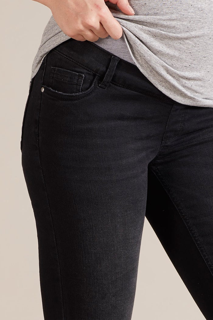Skinny Black Maternity Jeans - Size 42 Skinny Black Maternity Jeans - Size 42