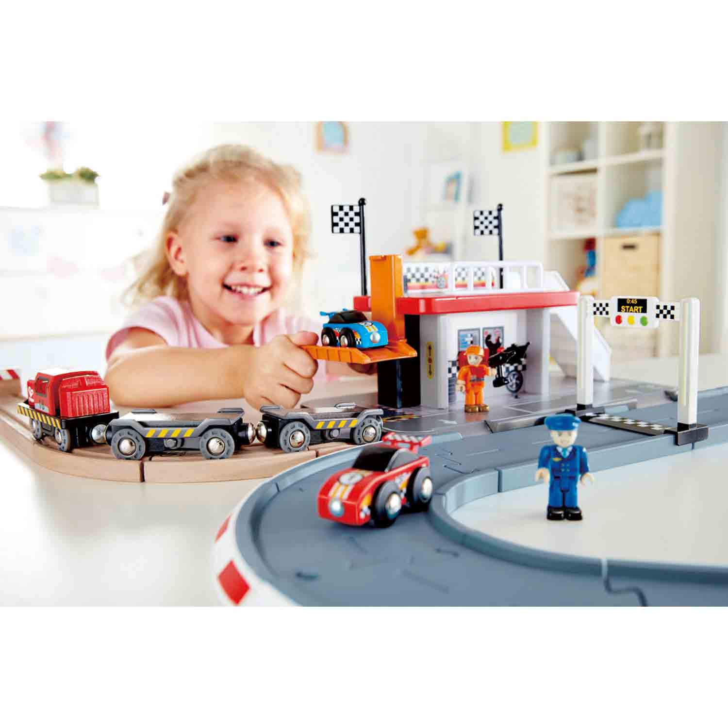 Hape - Race Track Station Hape - Race Track Station
