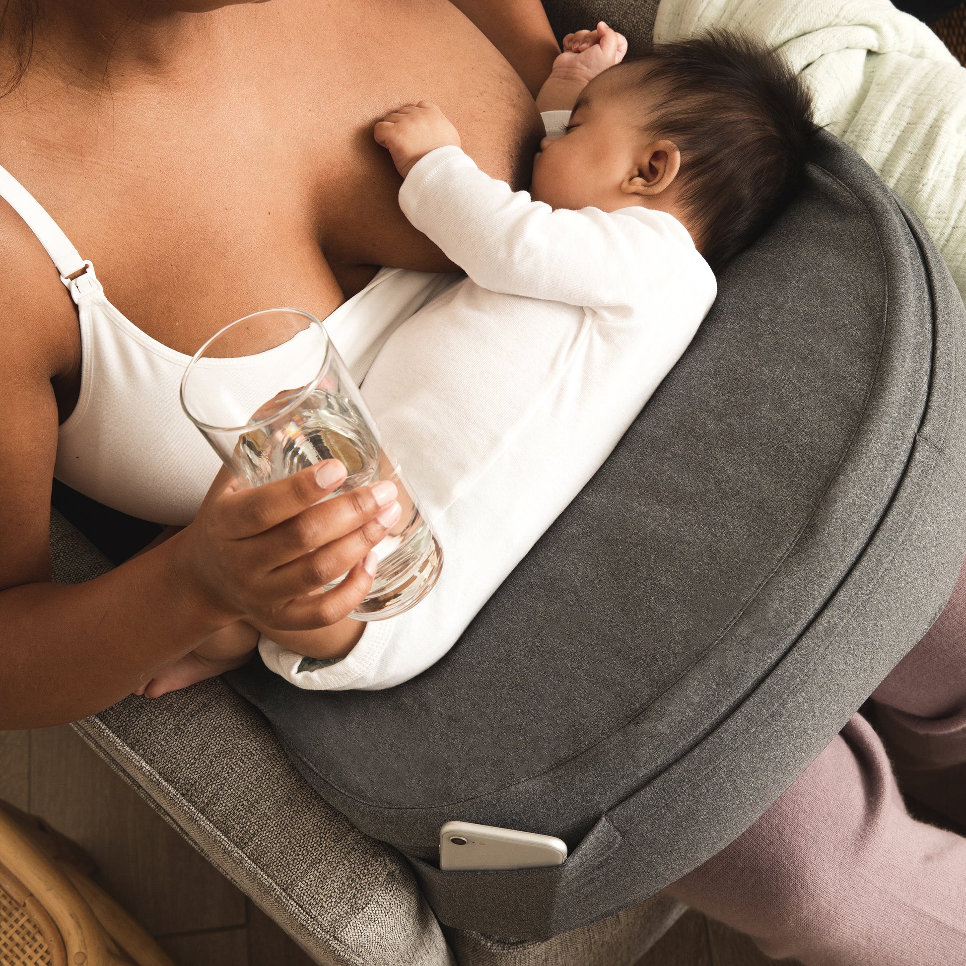 Frida Mom - Adjustable Nursing Pillow Frida Mom - Adjustable Nursing Pillow
