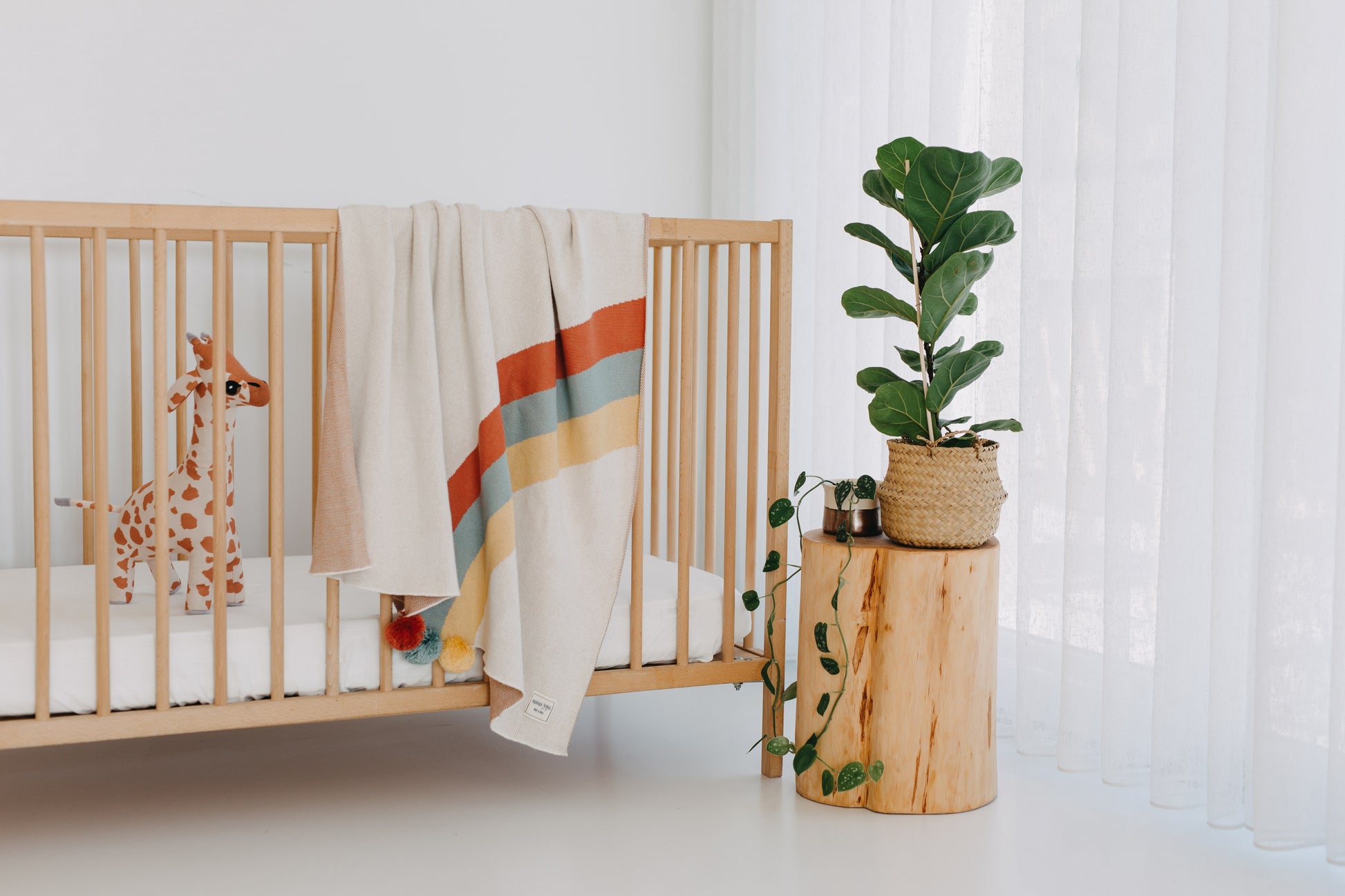 Organic Pompom Knitwear Blanket - Rainbow Organic Pompom Knitwear Blanket - Rainbow
