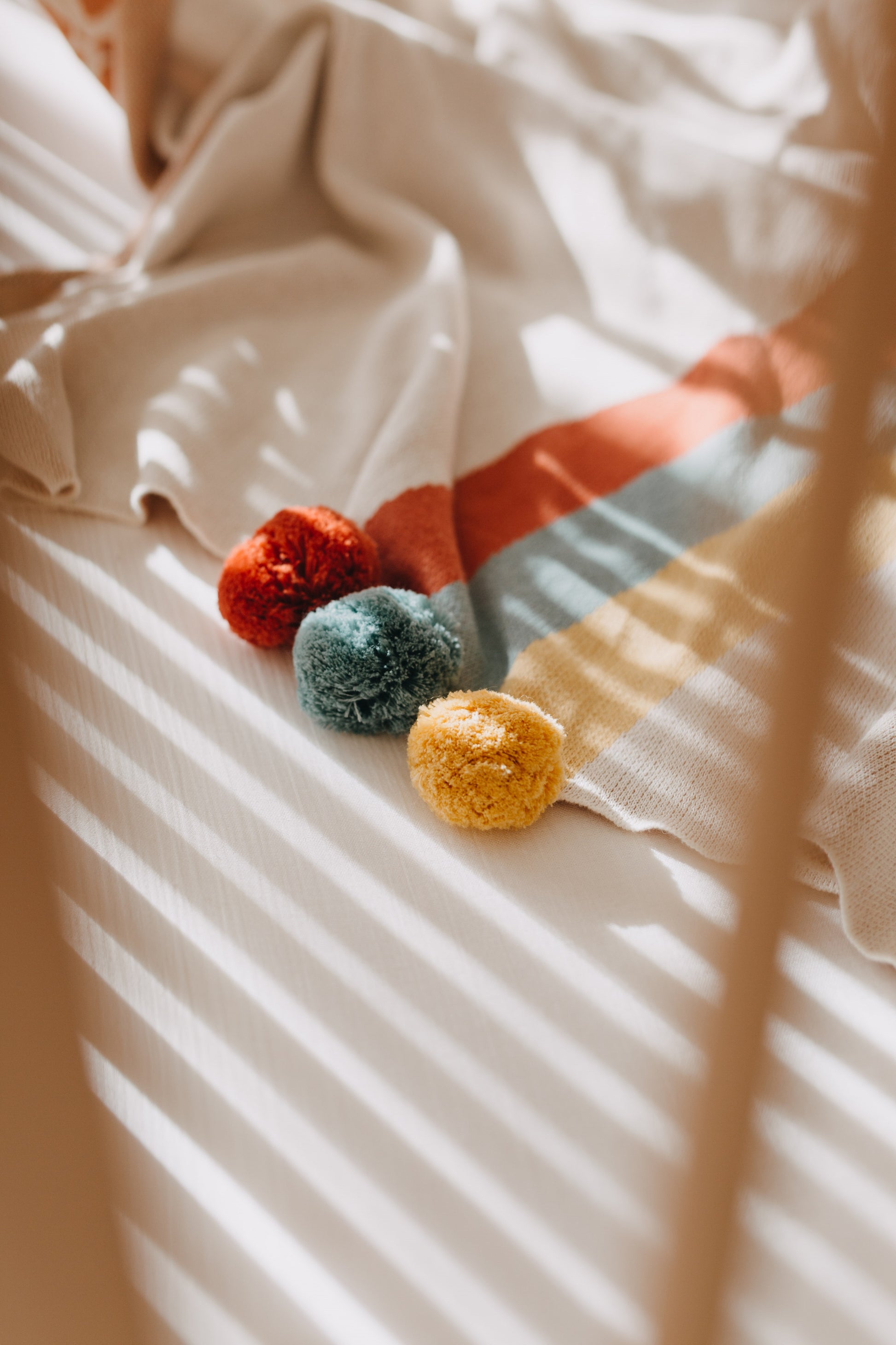 Organic Pompom Knitwear Blanket - Rainbow Organic Pompom Knitwear Blanket - Rainbow