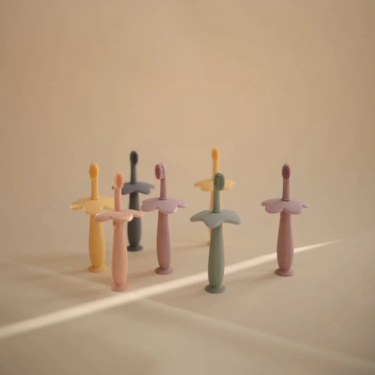 MUSHIE - Silicone Flower Training Toothbrush - Pale Daffadil MUSHIE - Silicone Flower Training Toothbrush - Pale Daffadil