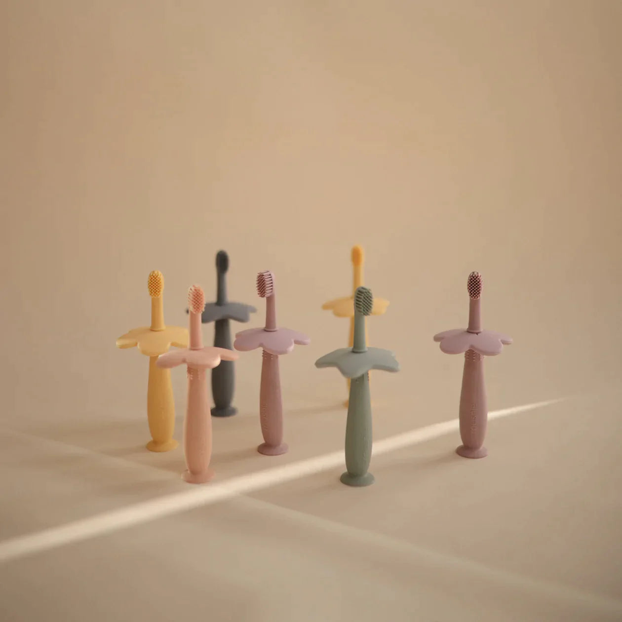 MUSHIE - Silicone Flower Training Toothbrush - Pale Daffadil - BambiniJO | Buy Online | Jordan