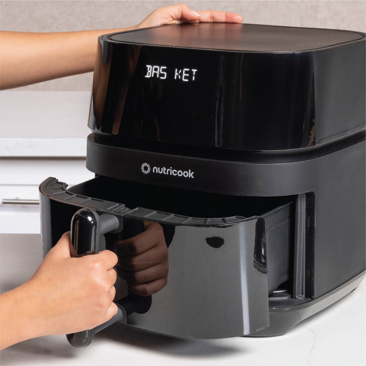 Nutricook - Air Fryer 3 | 1700W | 5.7 Liters | Vision with Clear Window and Internal Light Nutricook - Air Fryer 3 | 1700W | 5.7 Liters | Vision with Clear Window and Internal Light