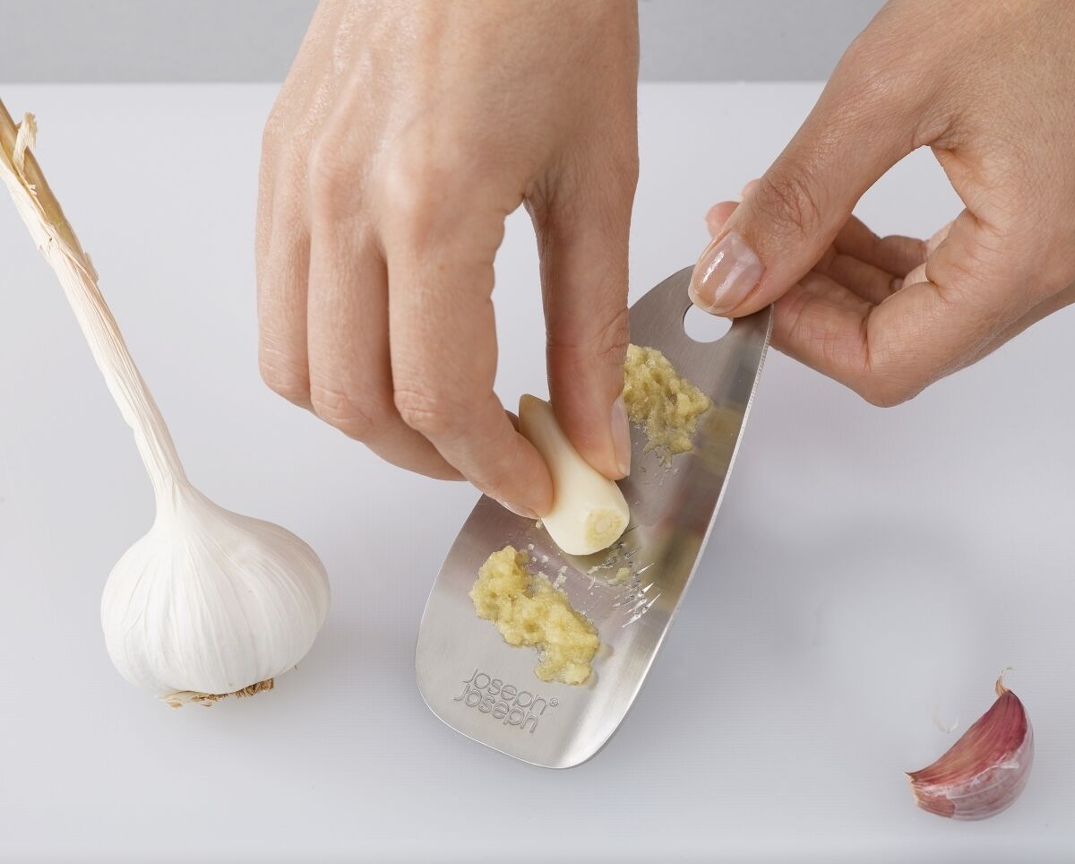 Joseph Joseph - Shred-Line™ Garlic & Ginger Grater Joseph Joseph - Shred-Line™ Garlic & Ginger Grater