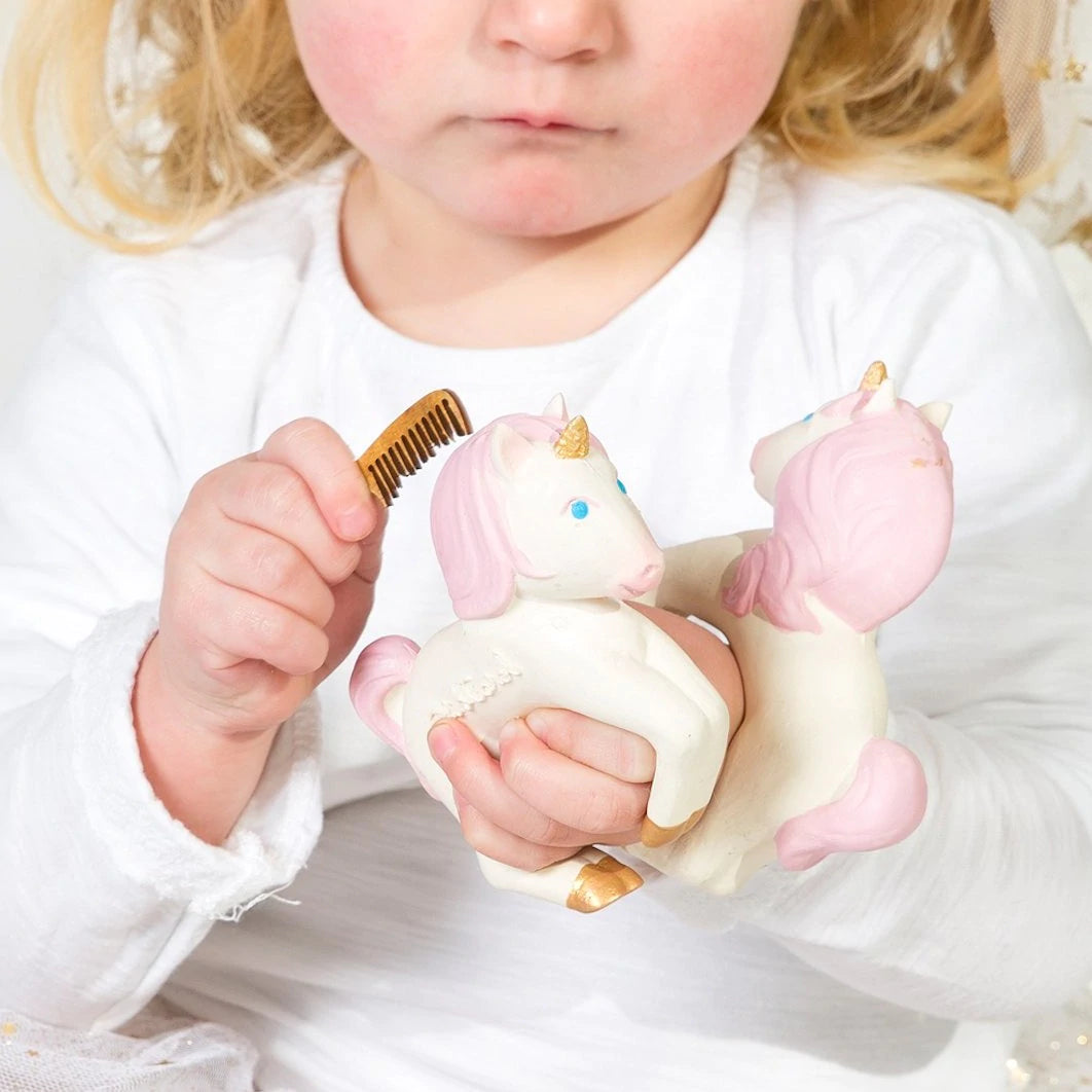 OLI & CAROL - Stacy the Unicorn - Teether & Bath Toy OLI & CAROL - Stacy the Unicorn - Teether & Bath Toy